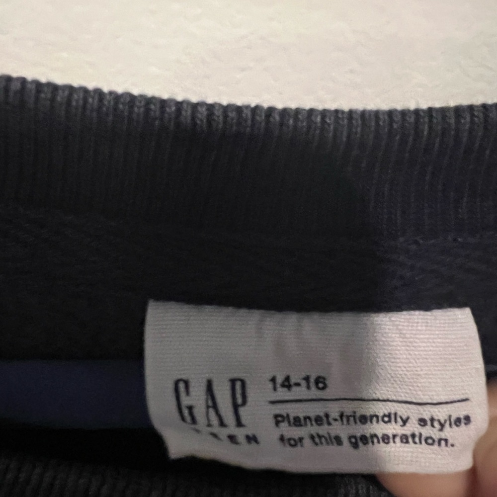 GAP Kids Sweatshirt - Picture 3 of 5